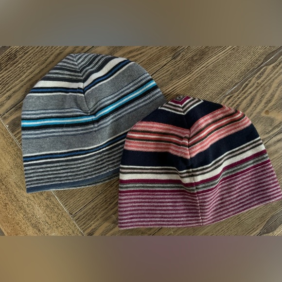 GAP beanies - one size - unisex- 2 total beanie hats - Picture 2 of 7